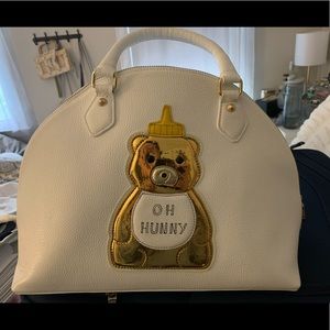White handbag with cute bear design. Brand new, never used!